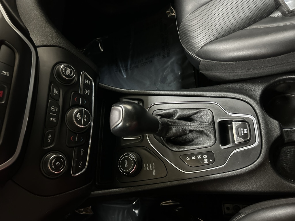 2022 Jeep Cherokee Latitude Lux - Photo 18