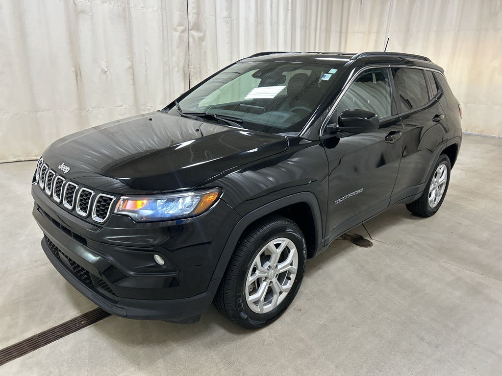 Used 2024 Jeep Compass Latitude Sport Utility