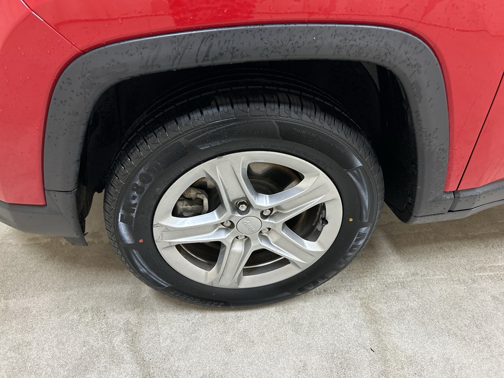 Used 2024 Jeep Compass Latitude Sport Utility