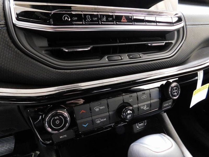 2026 Jeep Compass Latitude Altitude - Photo 24