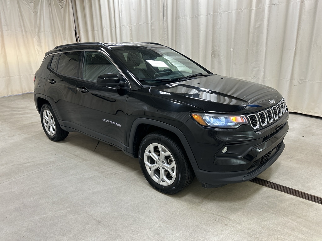 Used 2024 Jeep Compass Latitude Sport Utility