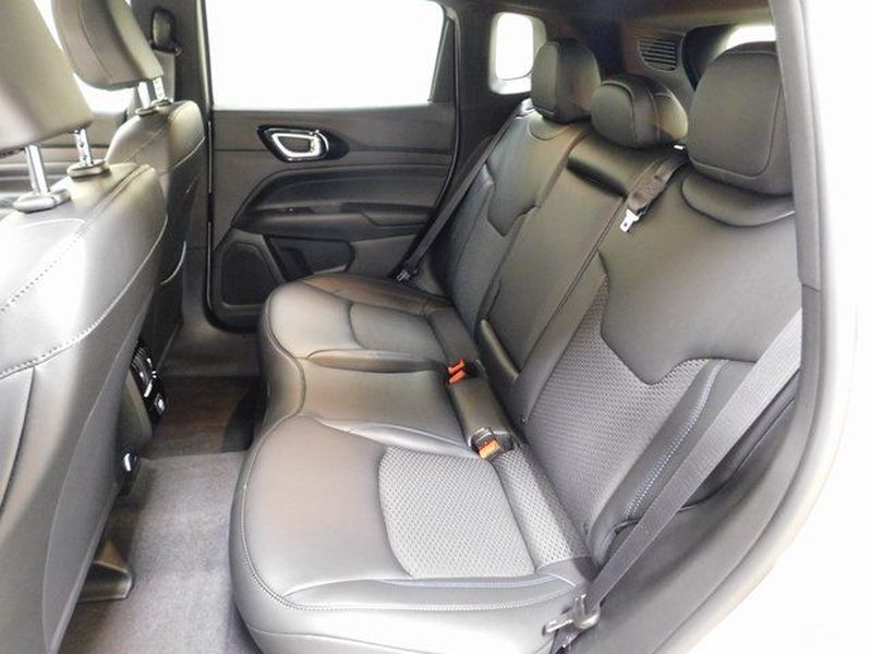 2026 Jeep Compass Latitude Altitude - Photo 10