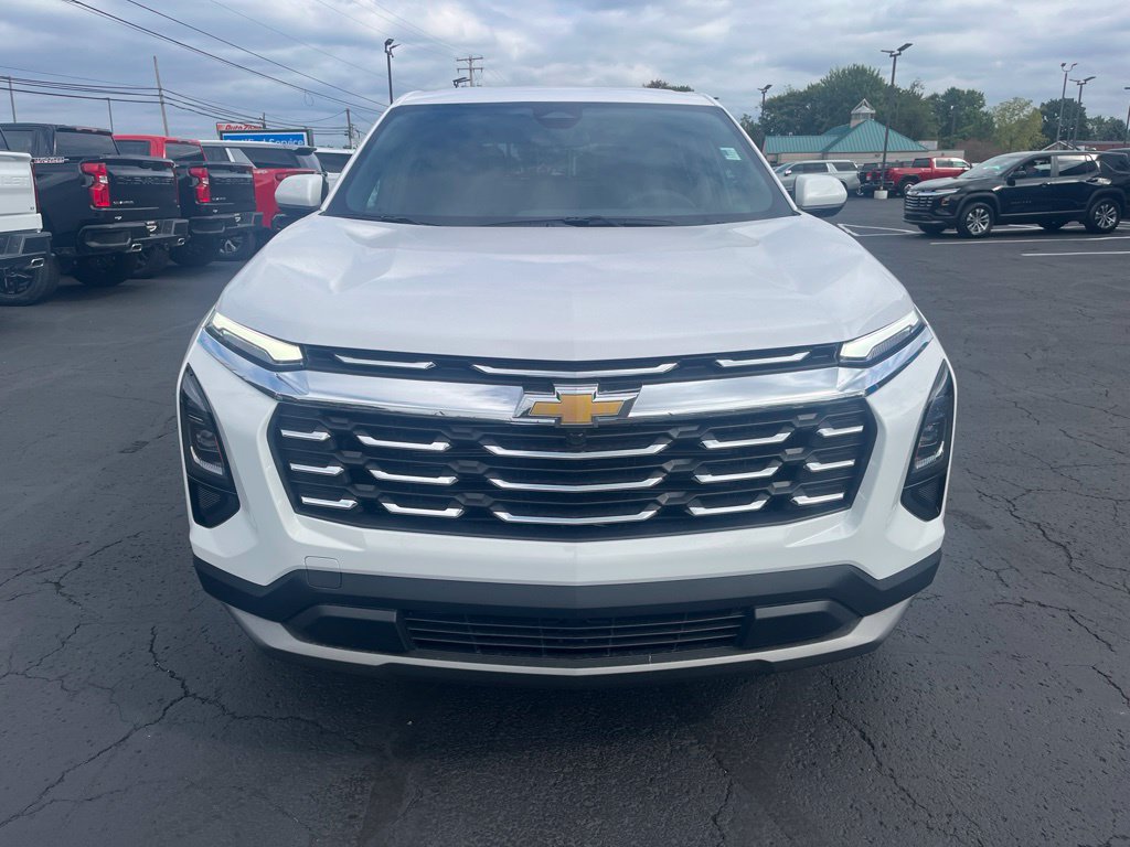 2027 Chevrolet Equinox LT - Photo 9