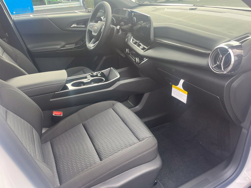 2027 Chevrolet Equinox LT - Photo 28