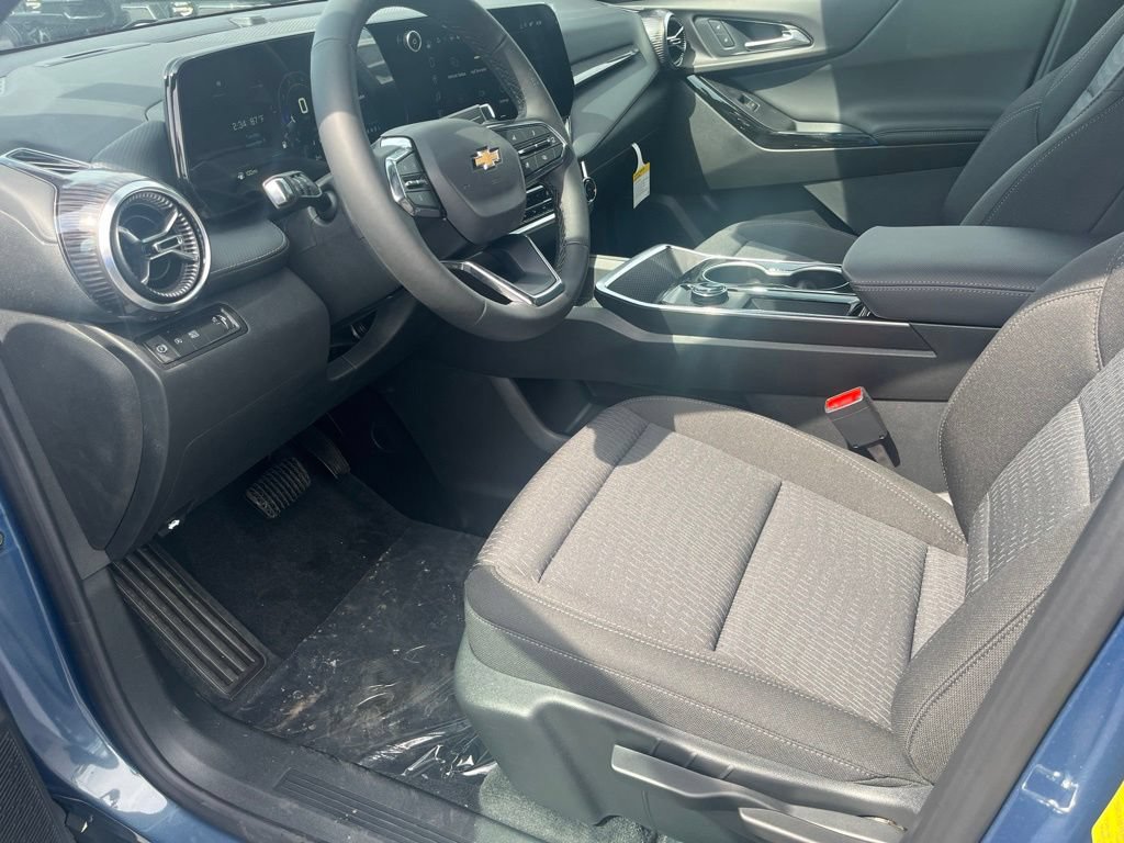 2027 Chevrolet Equinox LT - Photo 11