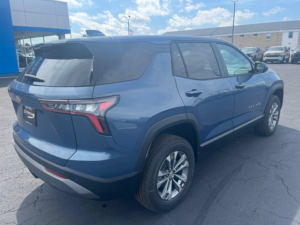 2027 Chevrolet Equinox LT - Photo 6