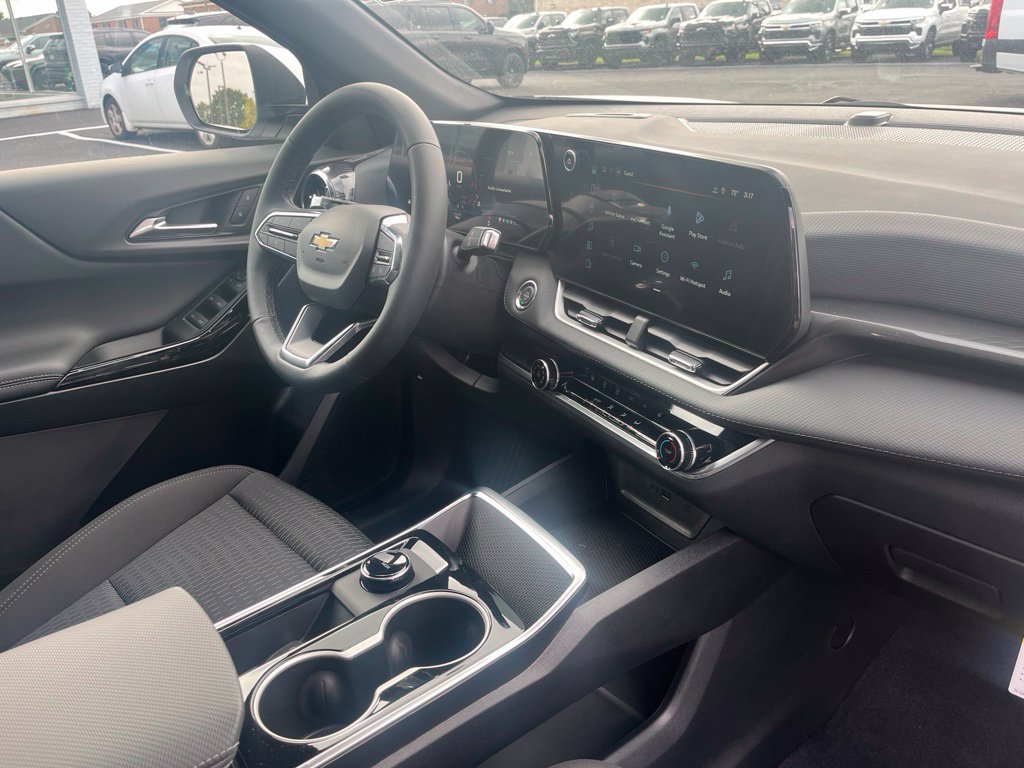 2027 Chevrolet Equinox LT - Photo 29