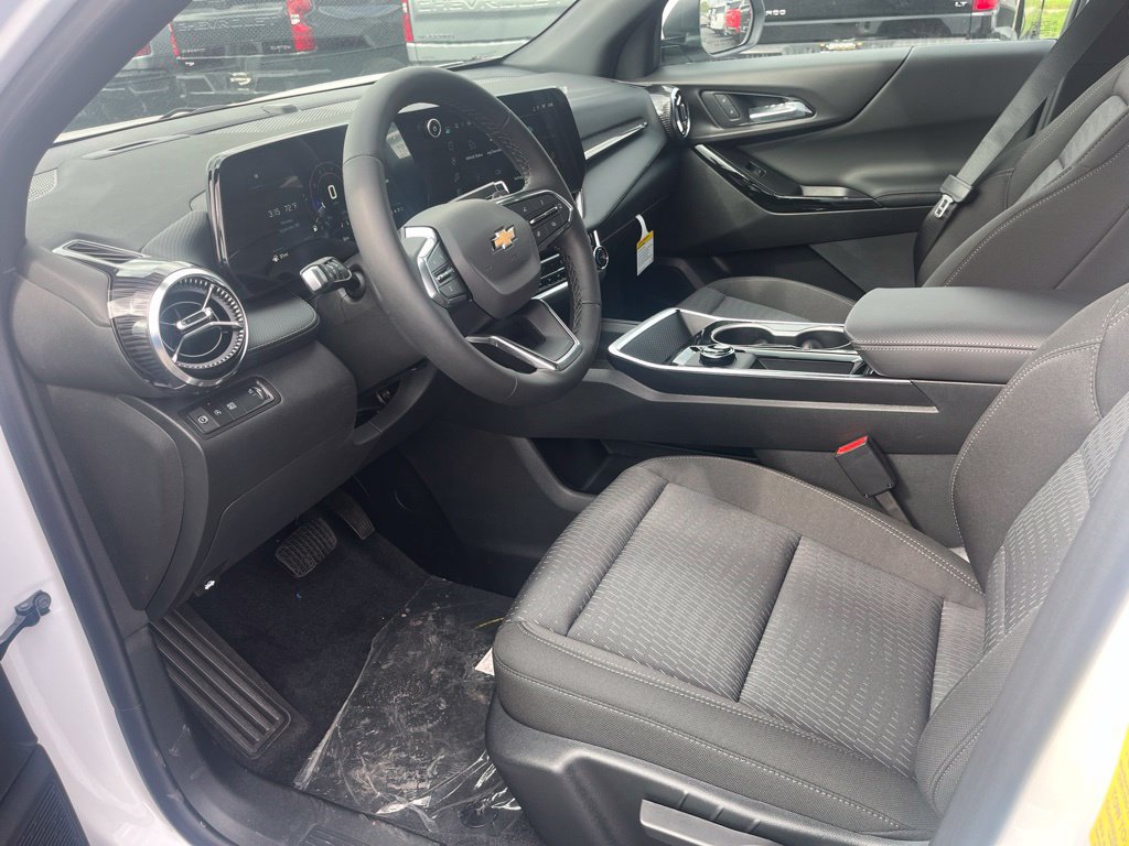 2027 Chevrolet Equinox LT - Photo 11