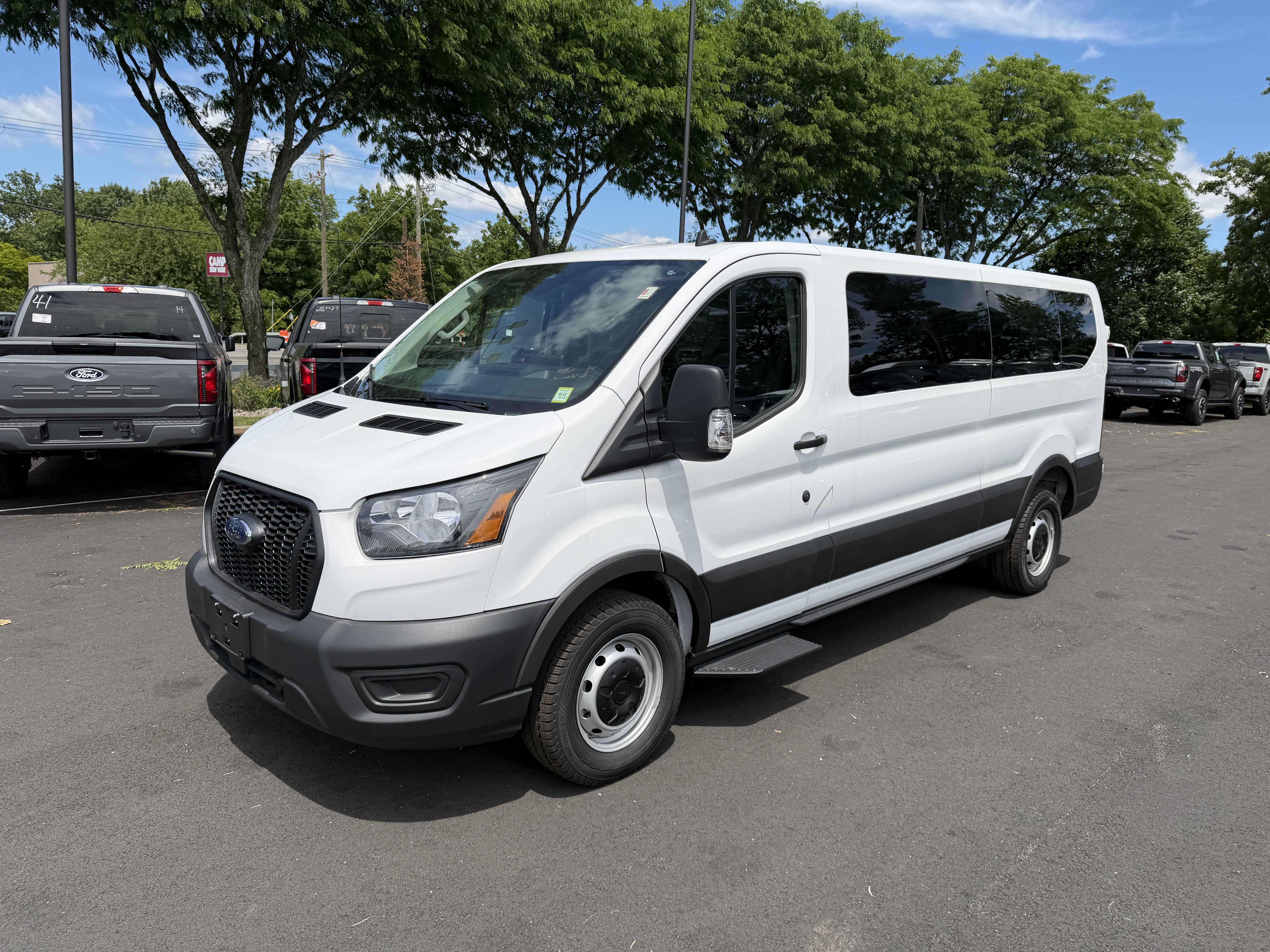 2024 Ford Transit Passenger Wagon XL T-350 148 Low Roof XL RWD