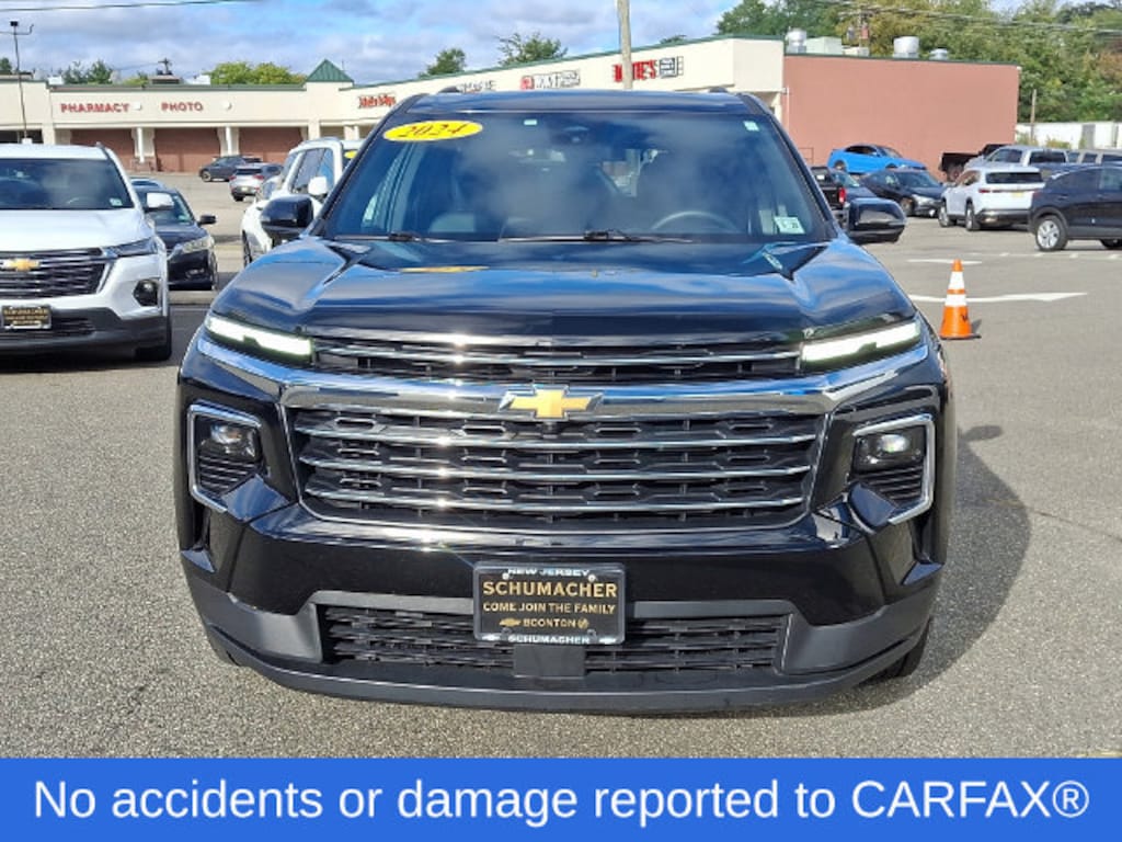 Used 2024 Chevrolet Traverse LT SUV