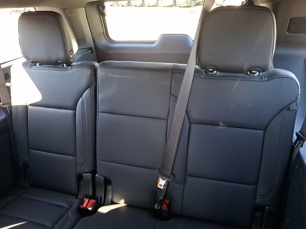 2026 Chevrolet Suburban LT - Photo 12