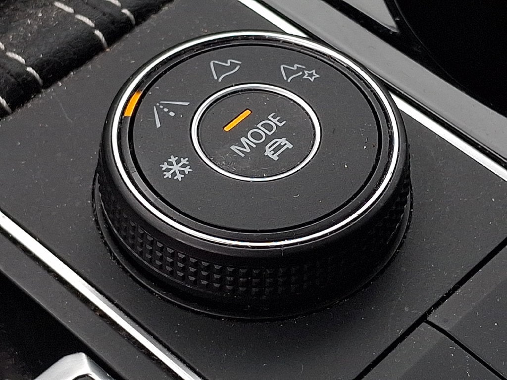 2023 Volkswagen Atlas Cross Sport SE w/Tech - Photo 22