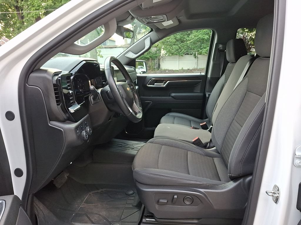 2024 Chevrolet Silverado 1500 LT - Photo 13