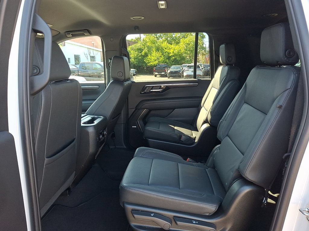 2026 Chevrolet Suburban LT - Photo 11