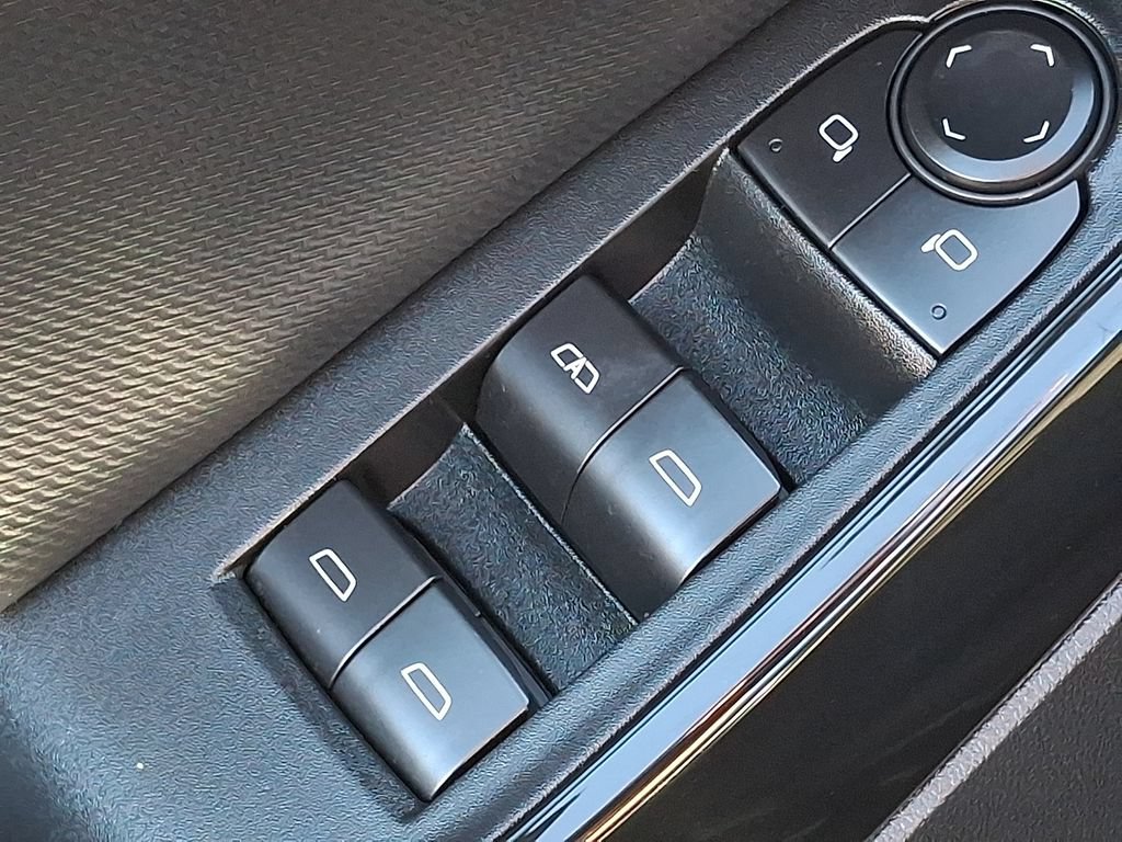 2025 Chevrolet Equinox LT - Photo 23