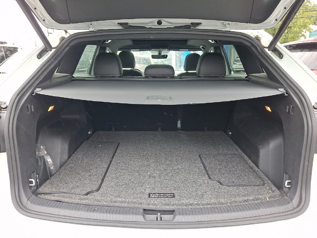 2023 Volkswagen Atlas Cross Sport SE w/Tech - Photo 25