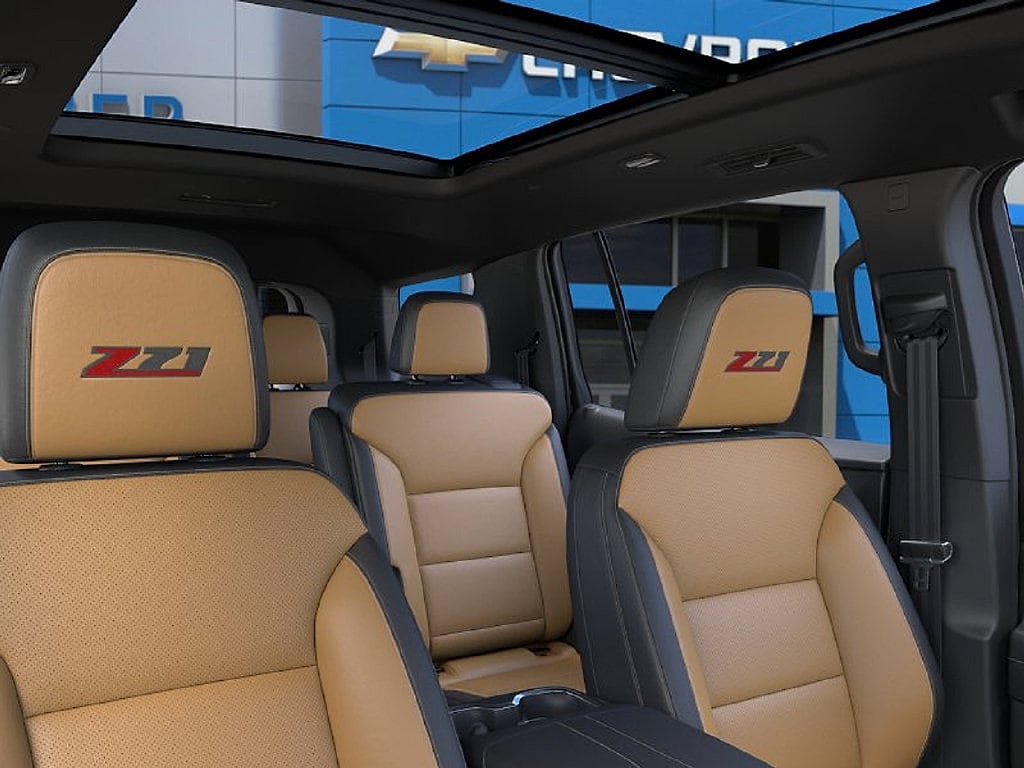 2027 Chevrolet Traverse Z71 - Photo 24