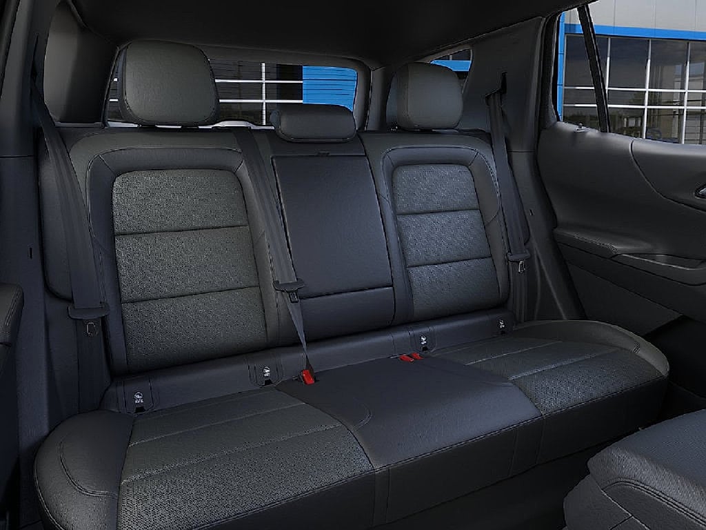 2027 Chevrolet Equinox LT - Photo 17