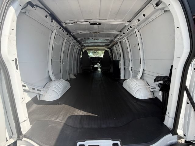 2025 Chevrolet Express Cargo Work Van - Photo 25