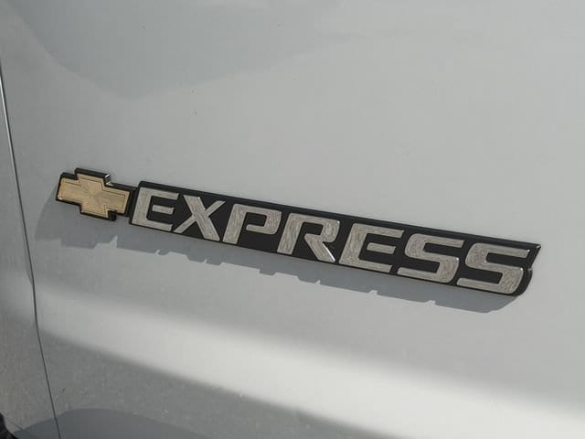 2025 Chevrolet Express Cargo Work Van - Photo 9