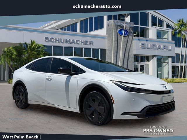 2025 Toyota Prius LE