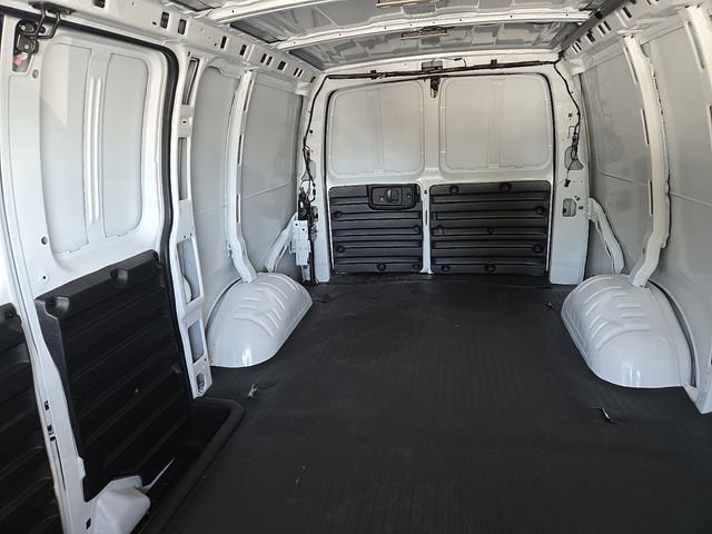 2025 Chevrolet Express Cargo Work Van - Photo 11