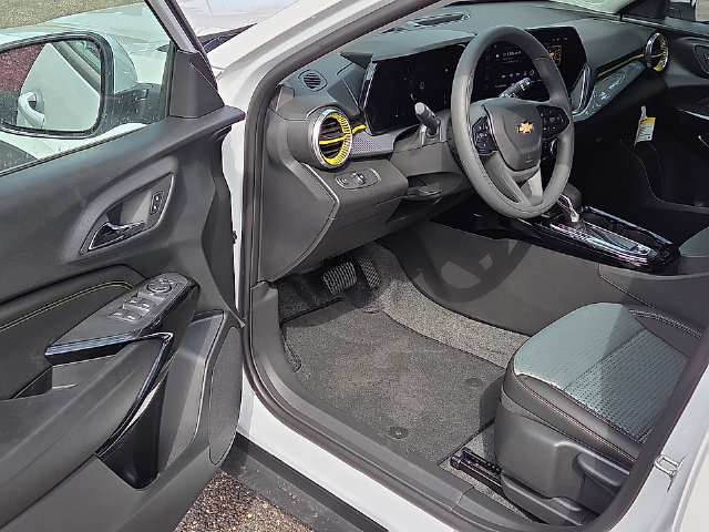 2026 Chevrolet Trax LT - Photo 10