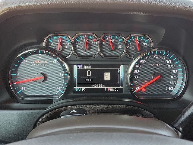 2018 Chevrolet Suburban LT - Photo 23