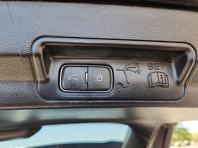 2022 Ford Explorer XLT - Photo 14