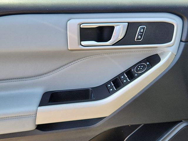 2022 Ford Explorer XLT - Photo 19