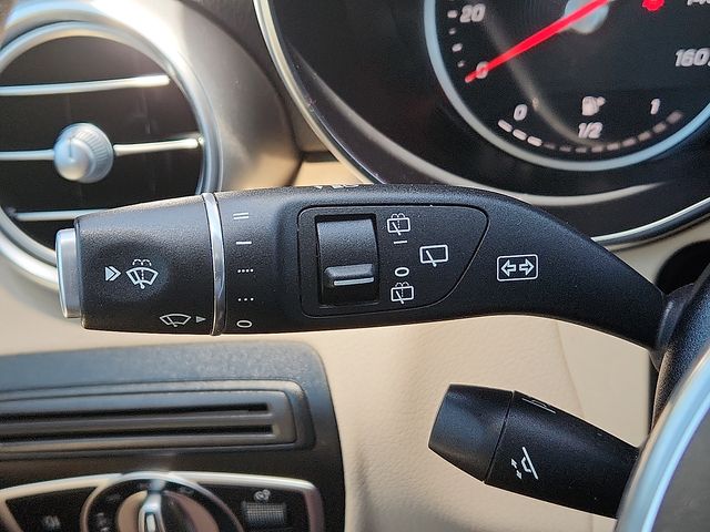 2022 Mercedes-Benz GLC GLC300 - Photo 22