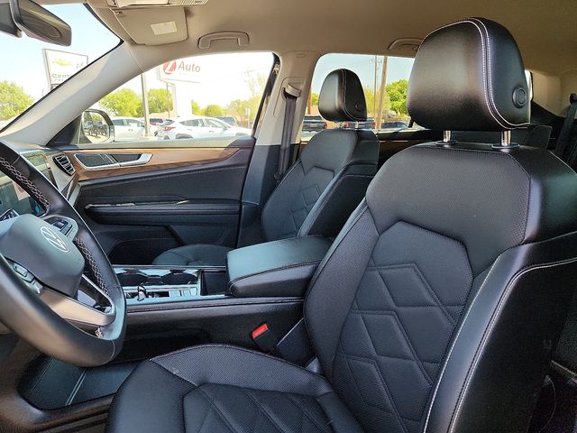 2025 Volkswagen Atlas SE w/Tech - Photo 11