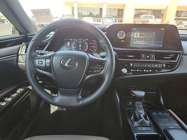 2022 Lexus ES 350 - Photo 11