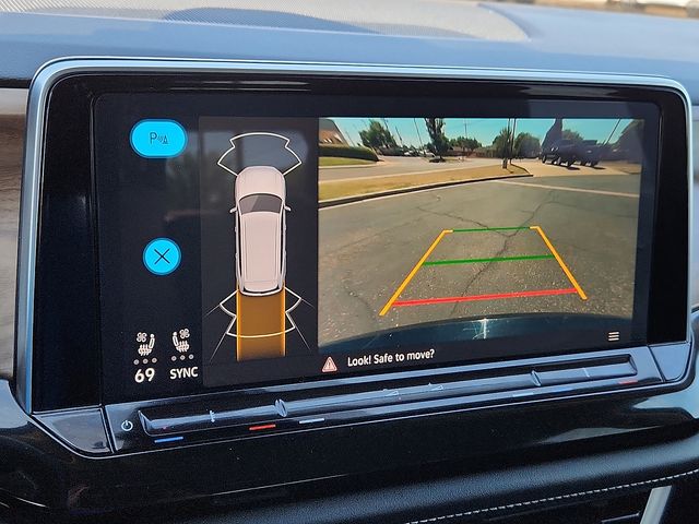 2025 Volkswagen Atlas SE w/Tech - Photo 14