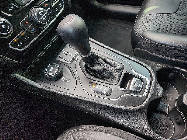 2021 Jeep Cherokee Latitude Lux - Photo 25