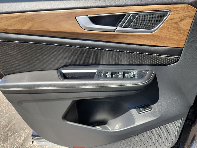2025 Volkswagen Atlas SE w/Tech - Photo 13