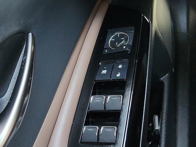 2022 Lexus ES 350 - Photo 21