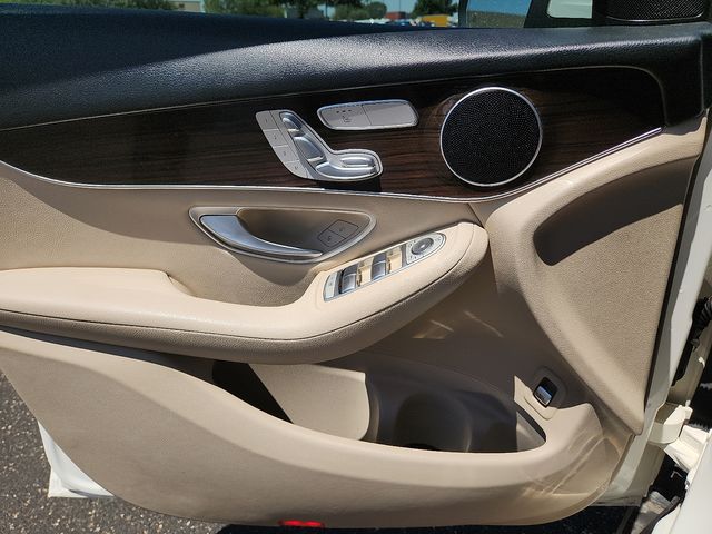 2022 Mercedes-Benz GLC GLC300 - Photo 13