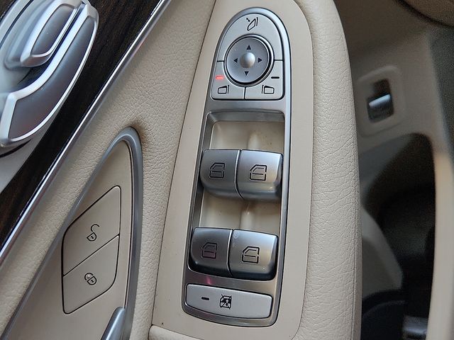 2022 Mercedes-Benz GLC GLC300 - Photo 18