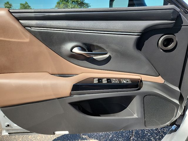 2022 Lexus ES 350 - Photo 15
