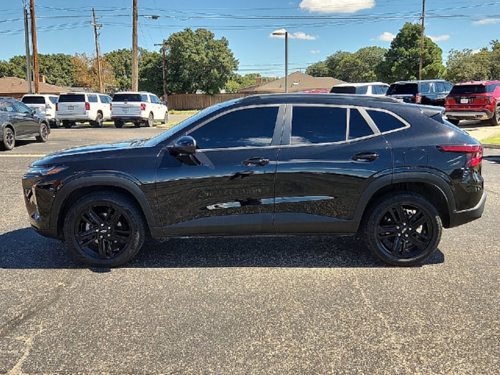 Used 2025 Chevrolet Trax Activ SUV