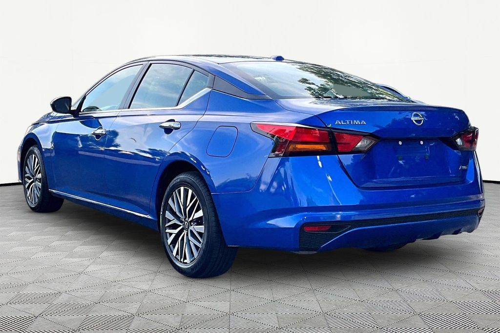Used 2025 Nissan Altima SV Sedan