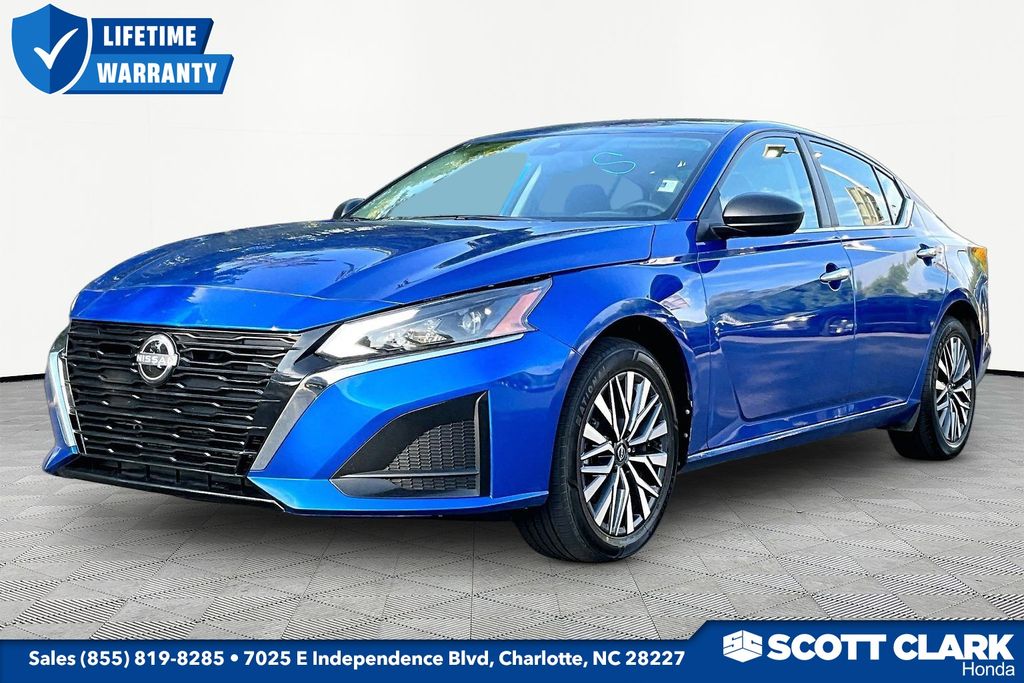 Used 2025 Nissan Altima SV Sedan