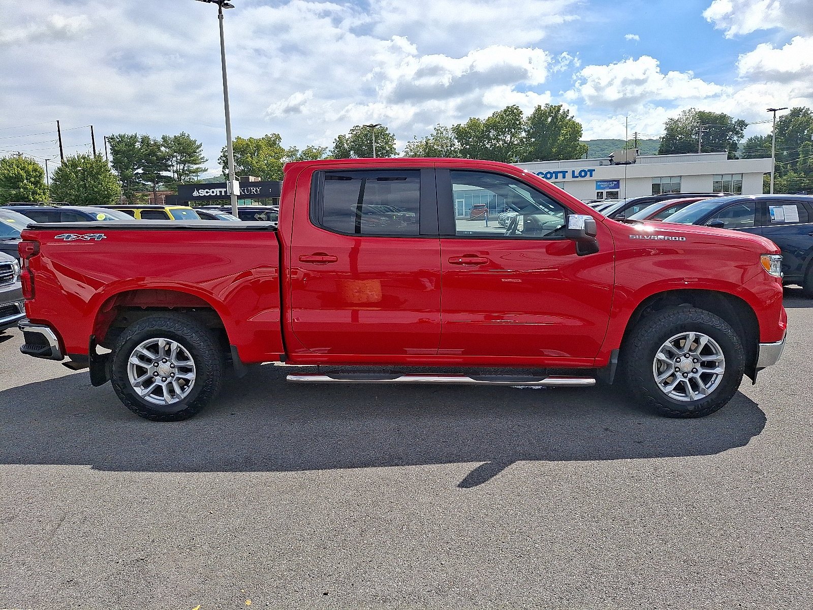 2023 Chevrolet Silverado 1500 LT - Photo 7
