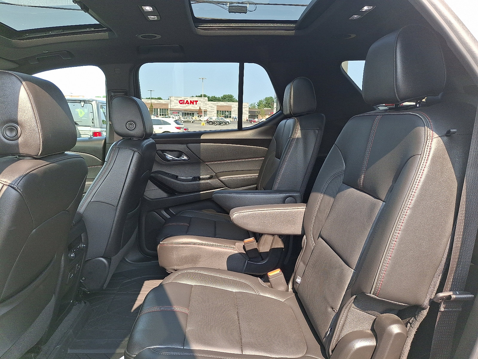 2023 Chevrolet Traverse RS - Photo 11