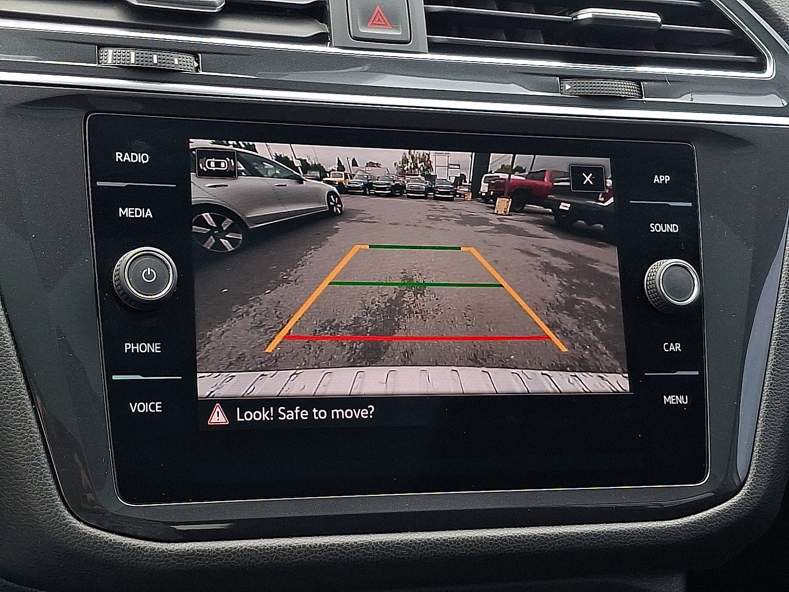 2023 Volkswagen Tiguan SE - Photo 24