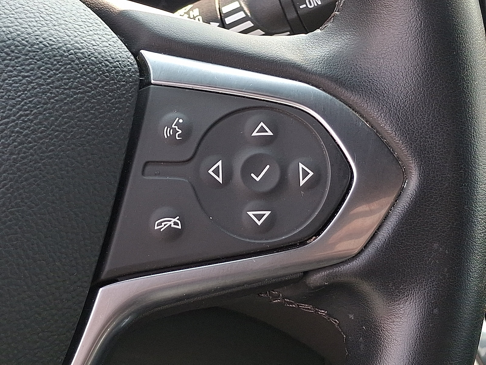 2023 Chevrolet Traverse 1LT - Photo 17