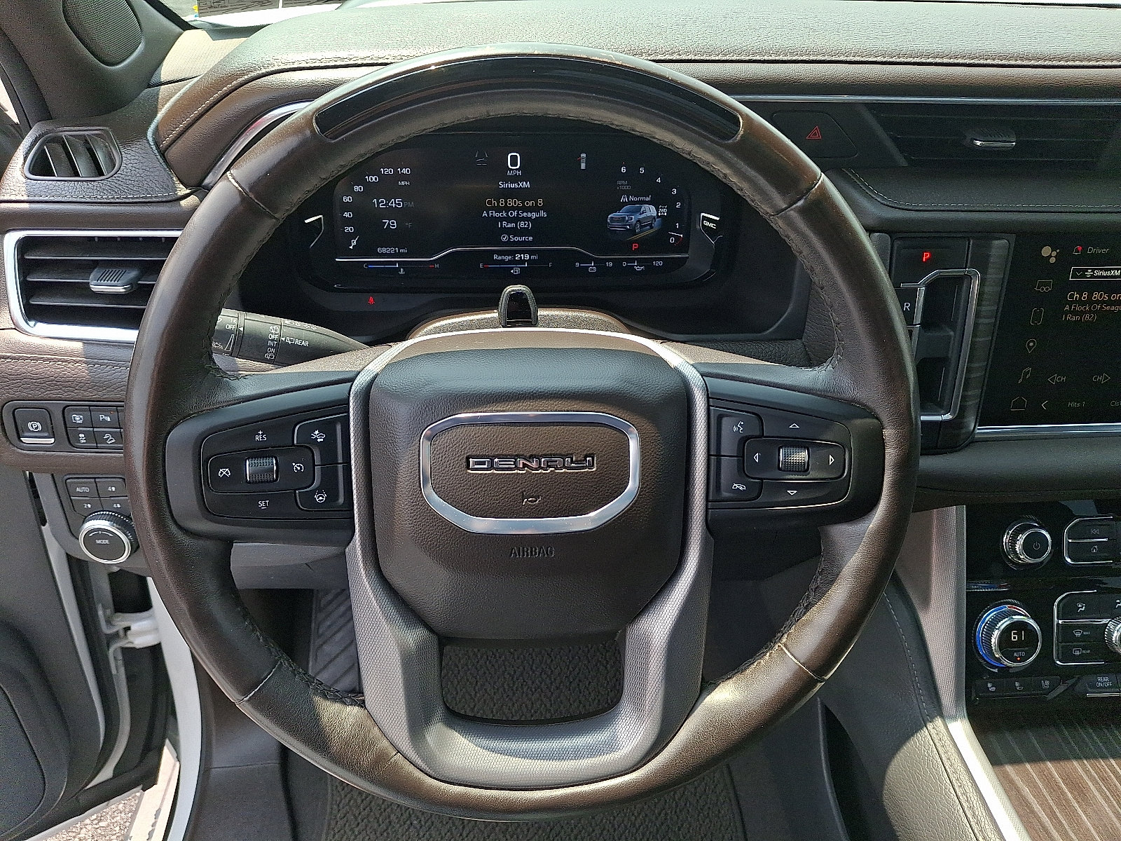 2024 GMC Yukon XL Denali - Photo 17