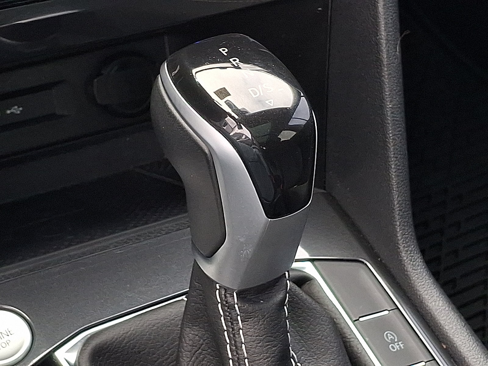 2023 Volkswagen Tiguan SE - Photo 21