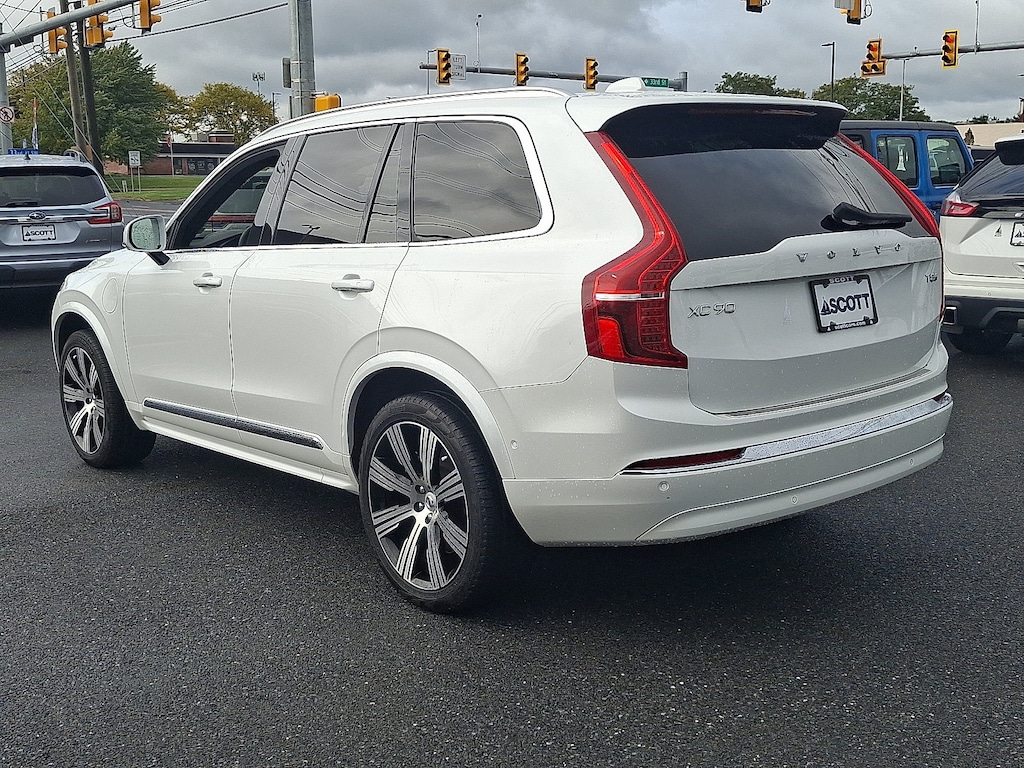 Certified 2025 Volvo XC90 plug-in hybrid T8 Ultra 7-Seater SUV